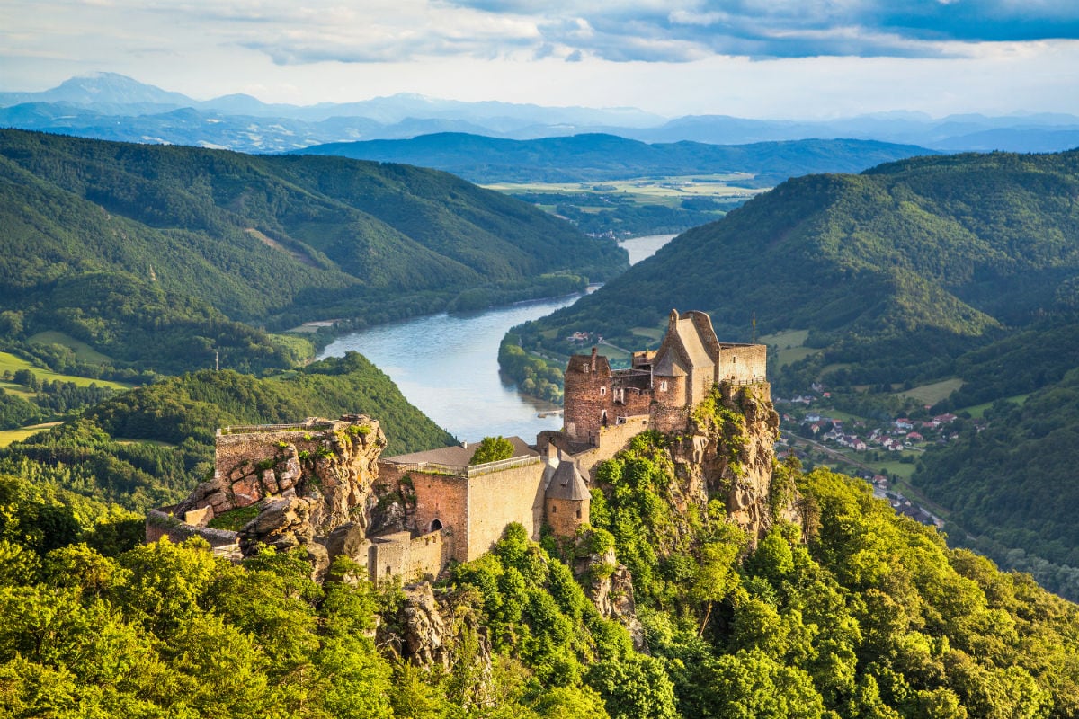 Schitterend uitzicht op de Donau en kasteel Aggstein