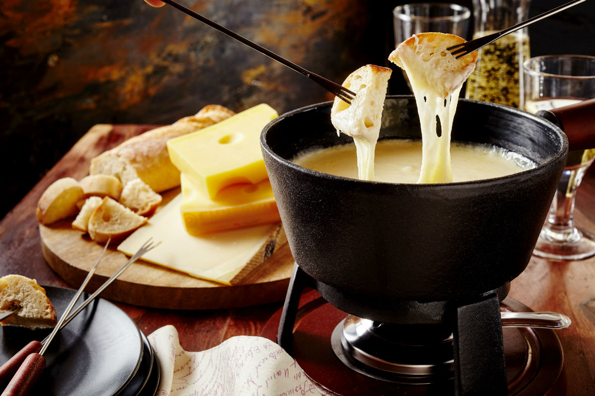 Een Zwitserse kaasfondue is een delicatesse voor fijnproevers