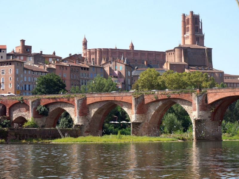 The best place to view Pont Vieux and Albi Cathedral is just outside of the centre.