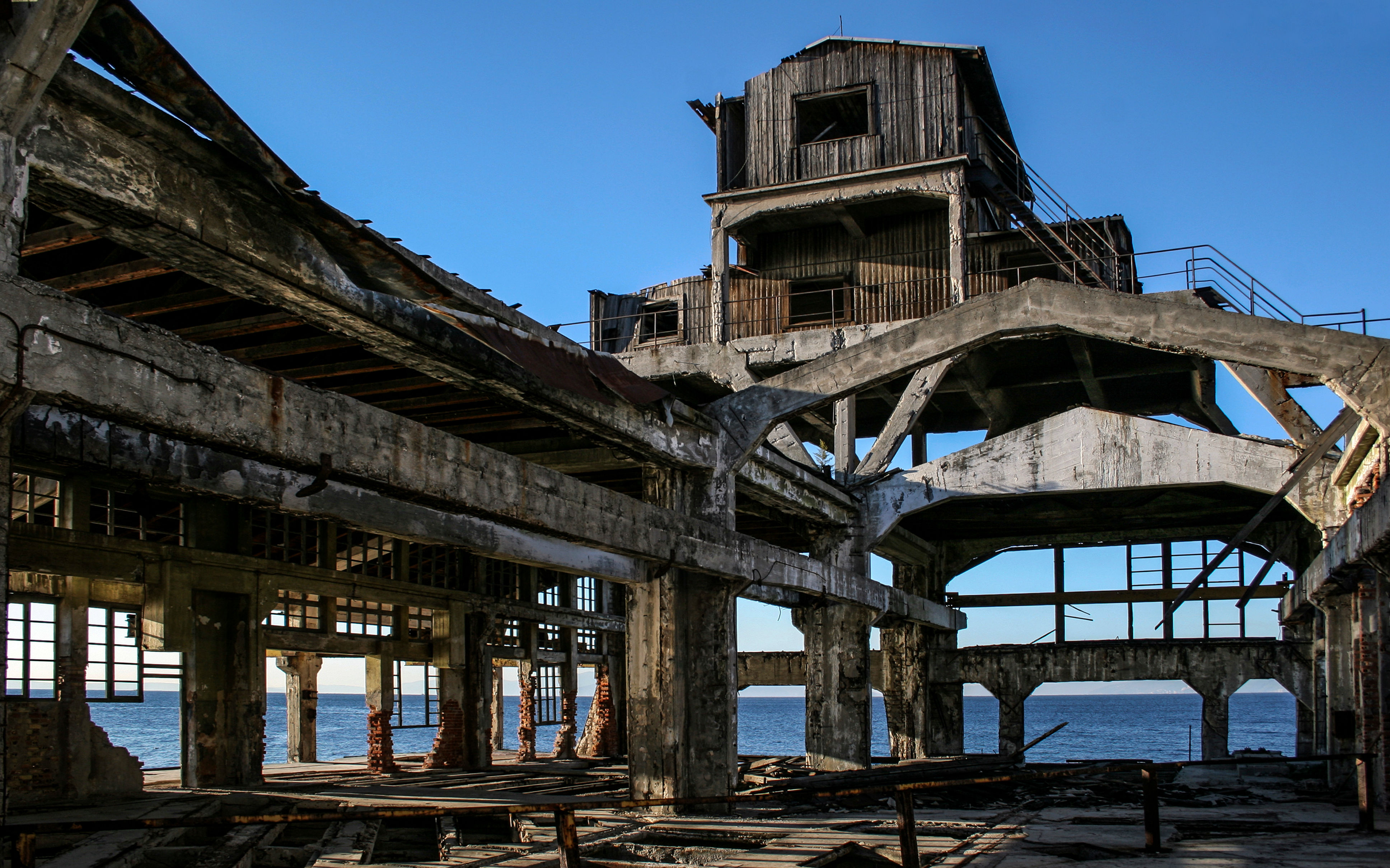 Abandoned torpedo ramp