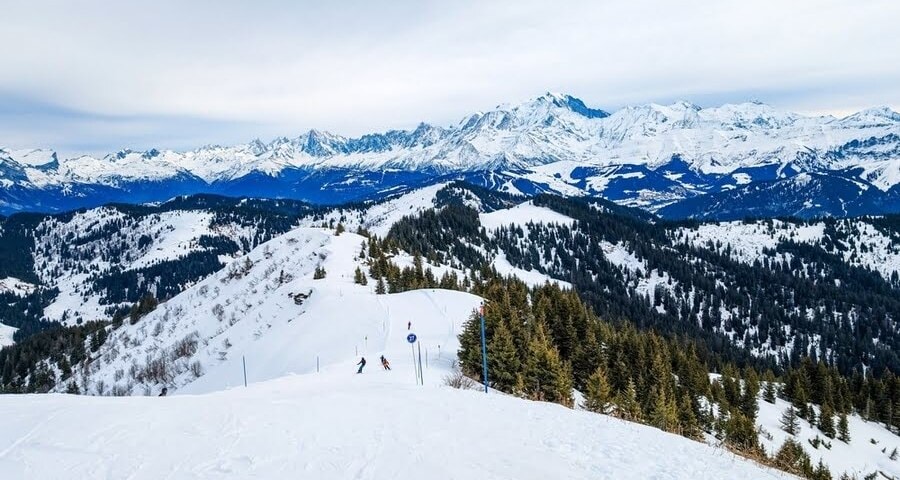 view of the slopes in Aravis